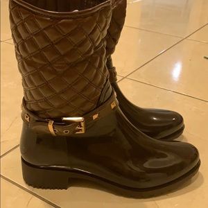 New rainy boots